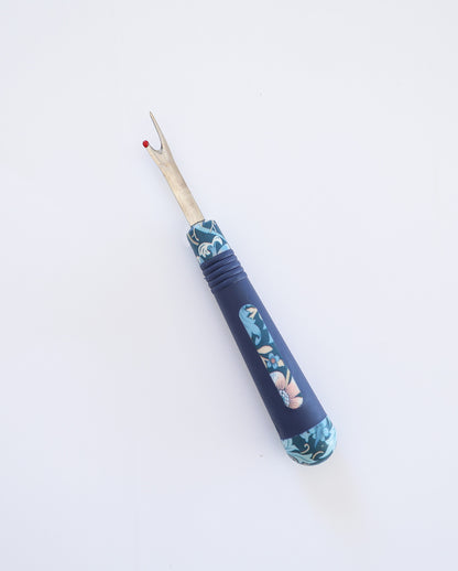 Floral Sewing Kit – Scissors, Seam Ripper and Fabric Clips