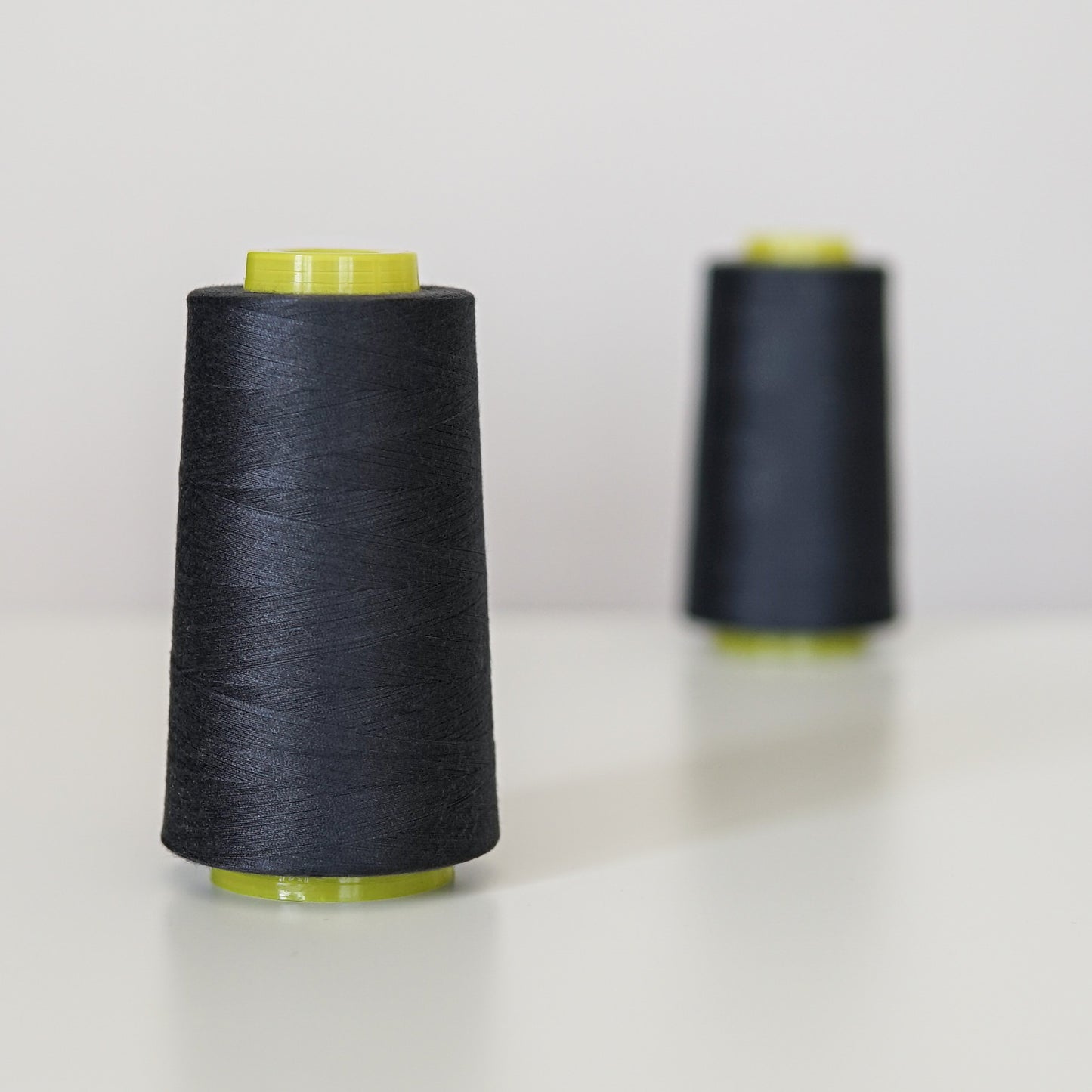 Overlocktråd - 2700m